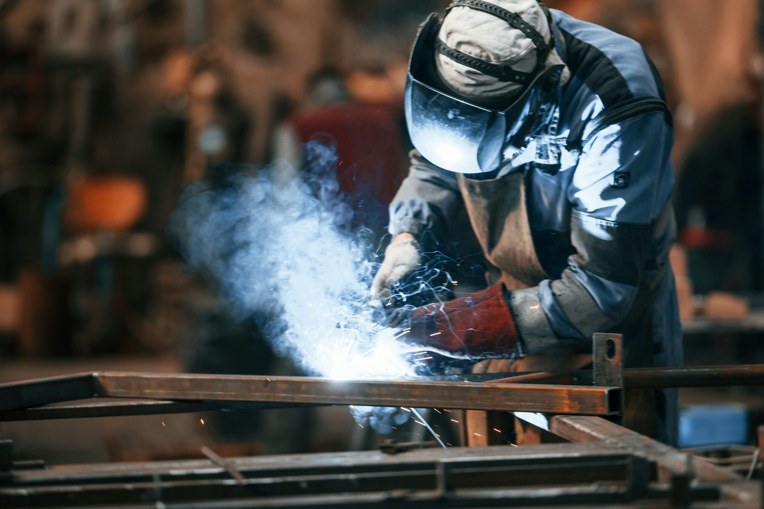 Spawanie konstrukcji stalowych dla hali magazynowej w Płocku